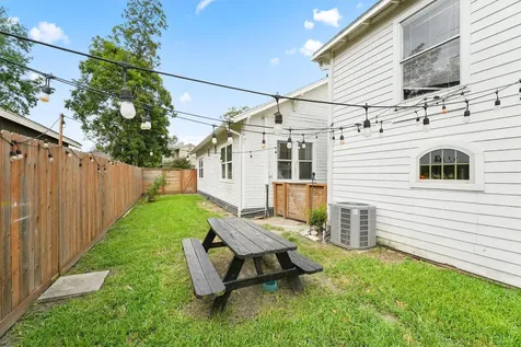 2204 Terry Street Houston TX 77009
