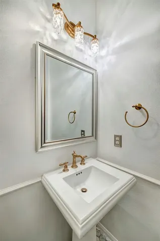 5207 Blossom Street Houston TX 77007