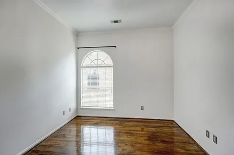 5207 Blossom Street Houston TX 77007