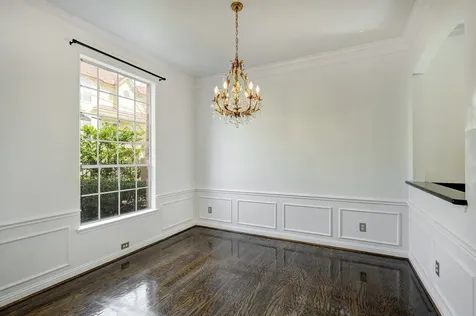 5207 Blossom Street Houston TX 77007