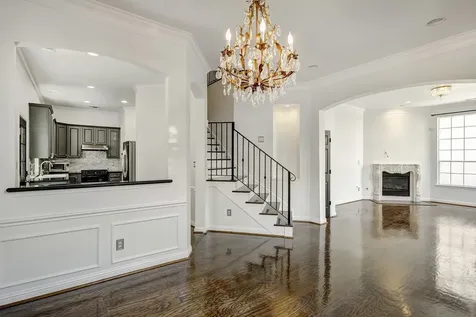 5207 Blossom Street Houston TX 77007