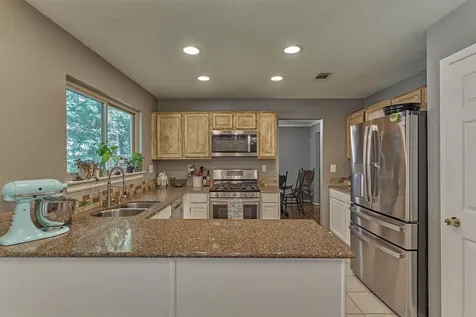 100 W Rainbow Ridge Circle The Woodlands TX 77381