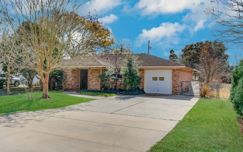 8428 Swiftwater Lane Houston TX 77075