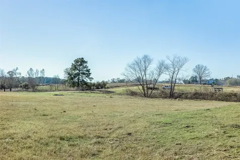 10802 County Road 203 Plantersville TX 77363