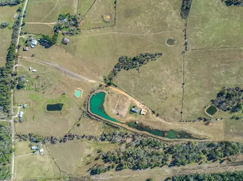10802 County Road 203 Plantersville TX 77363