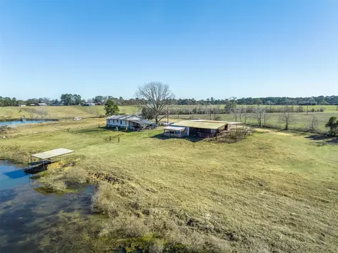 10802 County Road 203 Plantersville TX 77363