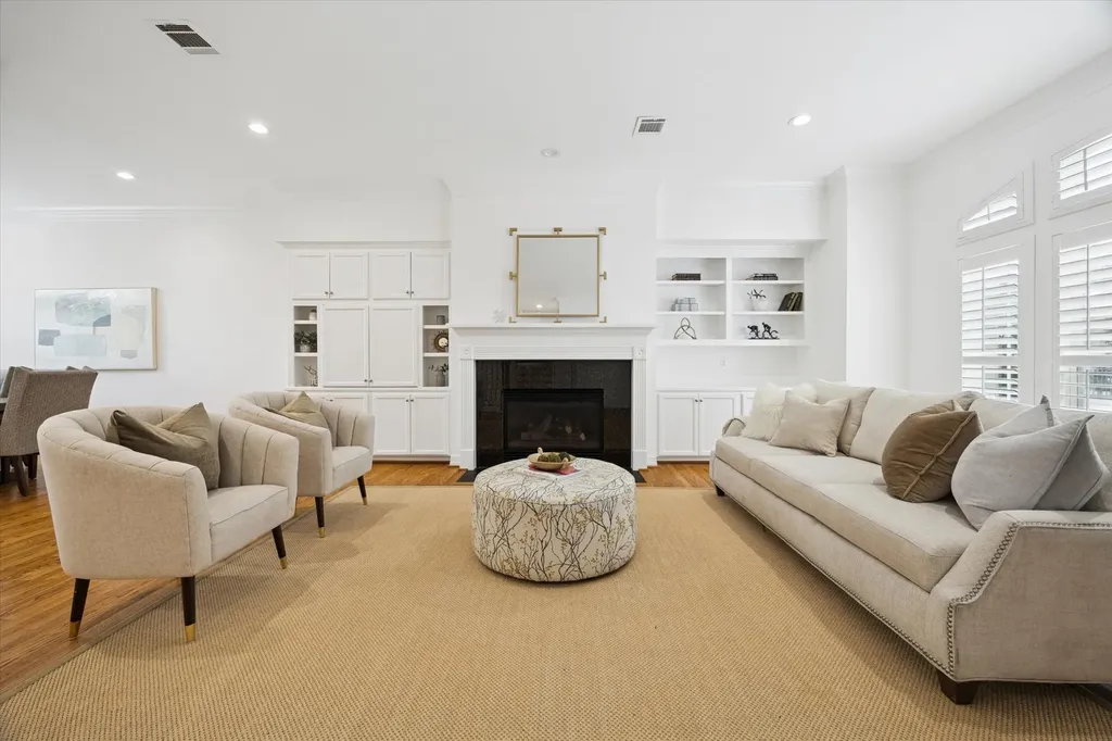 2638 Wroxton Road West University Place TX 77005