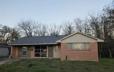1513 Serpentine Drive Jacinto City TX 77029