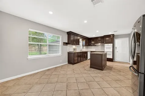 11007 Tupper Lake Drive Houston TX 77042