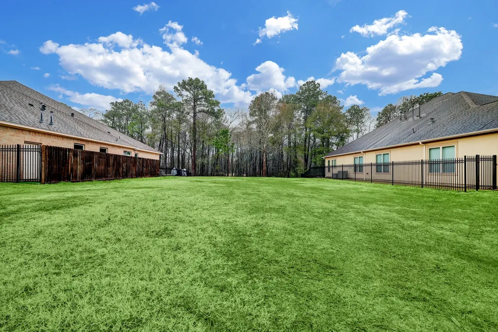 2926 S Cotswold Manor Drive Kingwood TX 77339