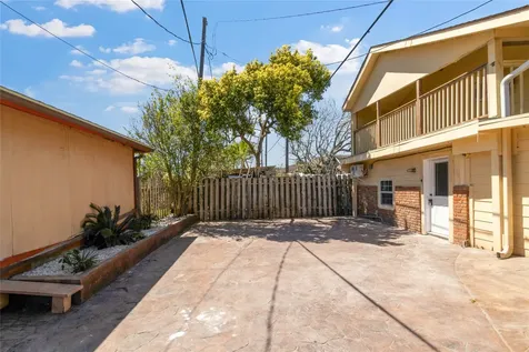 2507 37th Street B Galveston TX 77550