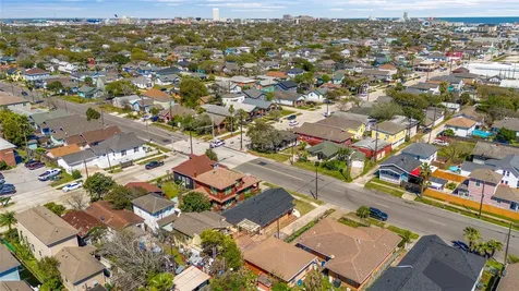 2507 37th Street B Galveston TX 77550