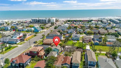 2507 37th Street B Galveston TX 77550
