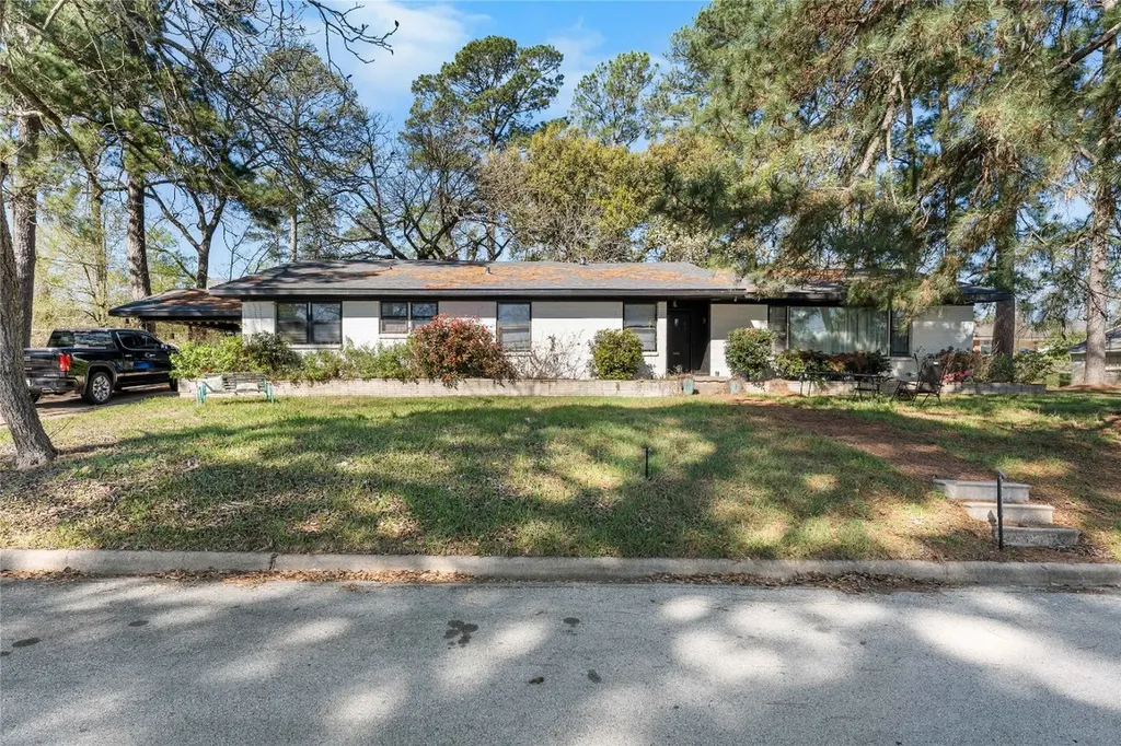2306 Avenue P Huntsville TX 77340