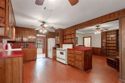 118 Pine Ridge Lane Huntsville TX 77340