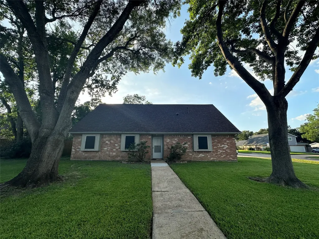 1937 Arcadia Drive Sugar Land TX 77498