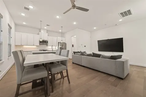 315 Cyclamen Street Houston TX 77018
