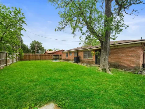 3006 14th Avenue N Texas City TX 77590