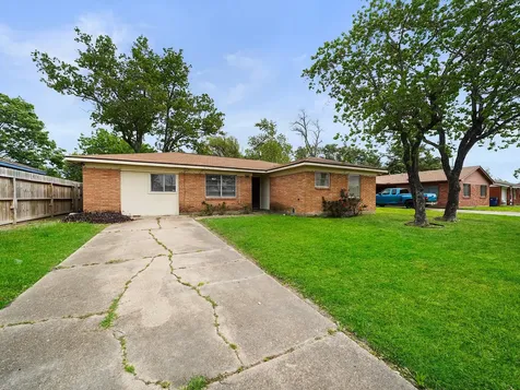 3006 14th Avenue N Texas City TX 77590