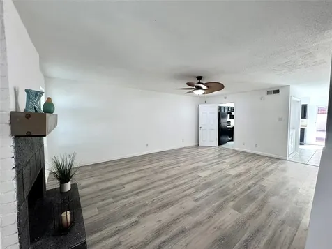 9901 Sharpcrest Street M6 Houston TX 77036