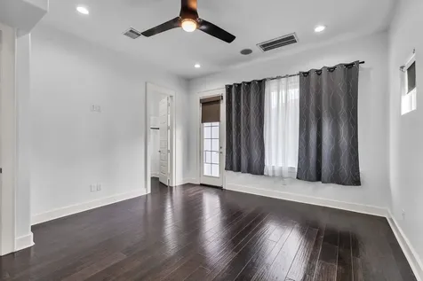 1032 W 21st Street Houston TX 77008