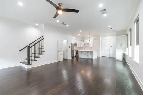 1032 W 21st Street Houston TX 77008