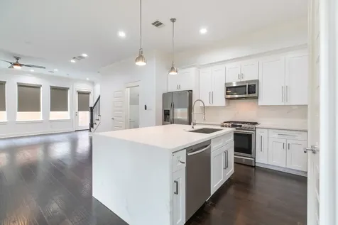 1032 W 21st Street Houston TX 77008