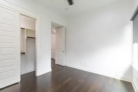1032 W 21st Street Houston TX 77008