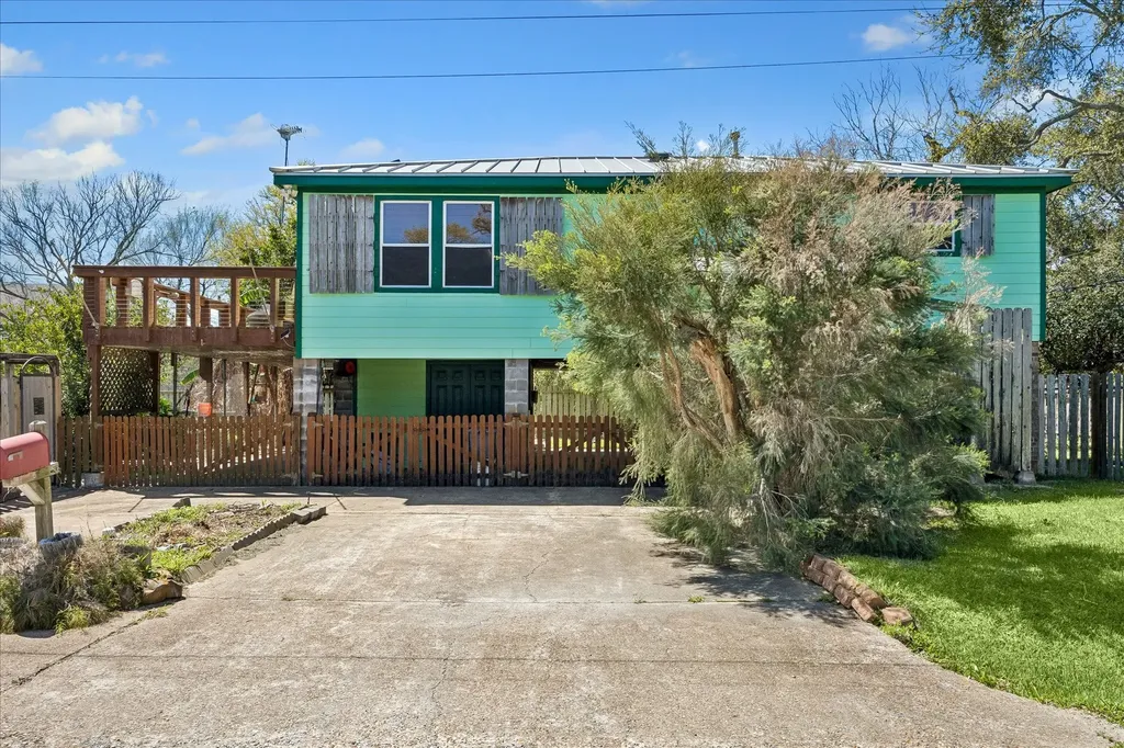 1009 3rd Street Seabrook TX 77586