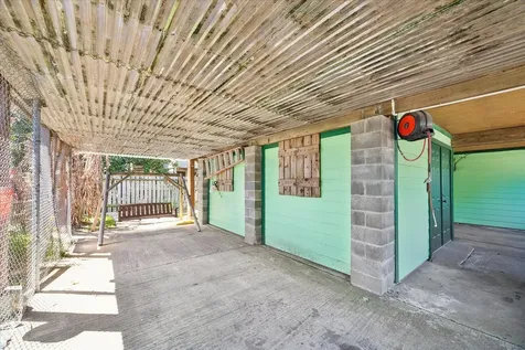 1009 3rd Street Seabrook TX 77586