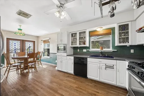 1009 3rd Street Seabrook TX 77586