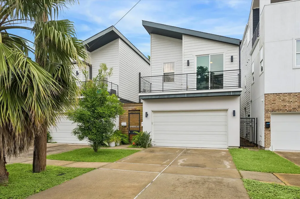 1609 Saint Charles Street B Houston TX 77003