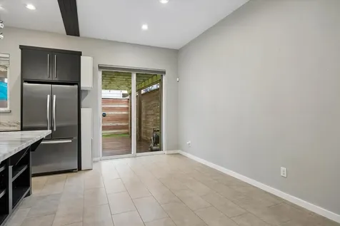 1609 Saint Charles Street B Houston TX 77003