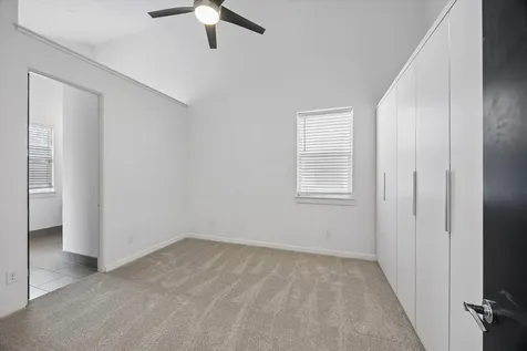 1609 Saint Charles Street B Houston TX 77003