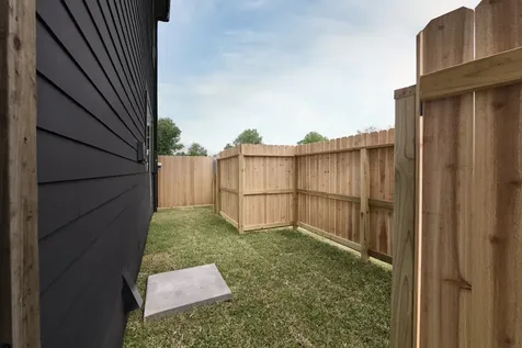 5123 Larkspur Street D Houston TX 77033