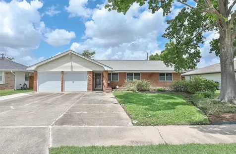 2427 Willowby Drive Houston TX 77008