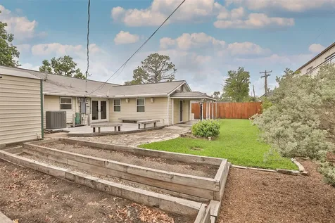 2427 Willowby Drive Houston TX 77008
