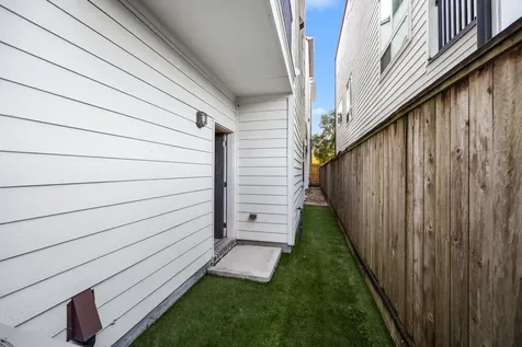 2005 Hickory Street Houston TX 77007