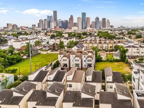 2005 Hickory Street Houston TX 77007