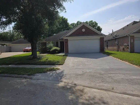 2910 Plum Lake Drive Pearland TX 77584