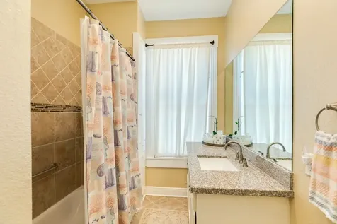 2605 Avenue O 1/2 Galveston TX 77550