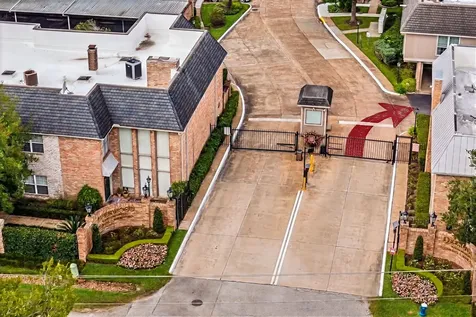 2224 S Piney Point Road 112 Houston TX 77063