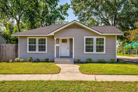 223 W Adoue Street Baytown TX 77520