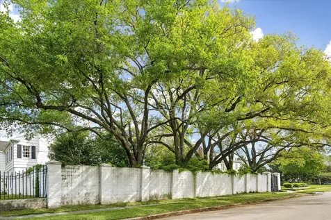 1811 Kirby Drive Houston TX 77019