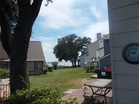 2001 Lakewood Court Willis TX 77318