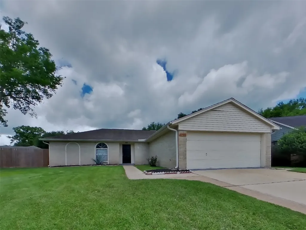 2706 King James Court Webster TX 77598