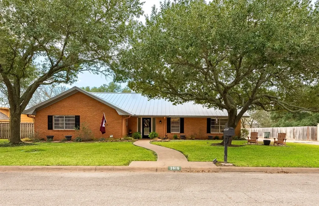 3616 Sweetbriar Drive Bryan TX 77802