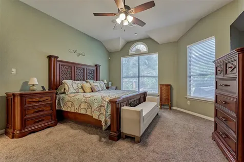 23 Weeping Spruce Place Conroe TX 77384