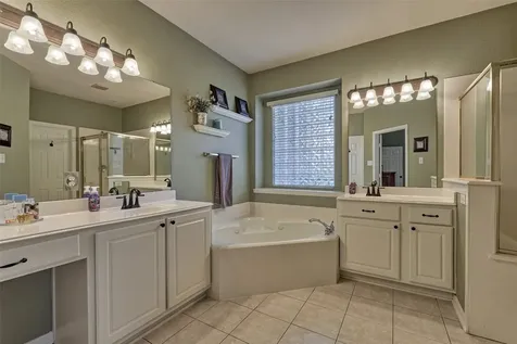 23 Weeping Spruce Place Conroe TX 77384