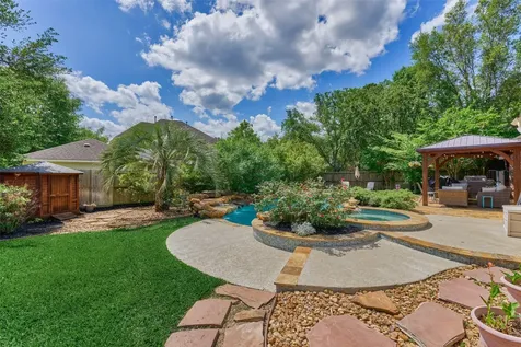 23 Weeping Spruce Place Conroe TX 77384